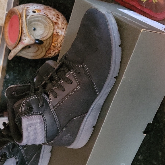 Timberland youth sneaker boots - Picture 3 of 3